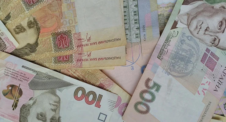 В Кабмине начнут выдавать зарплаты в виртуальных гривнах: подробности