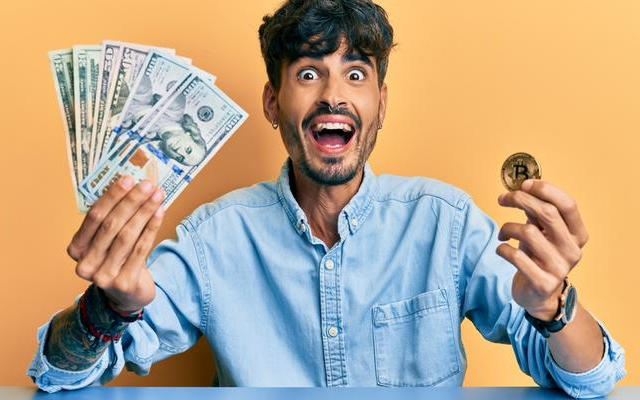 Курс биткоина превысил $ 50000
