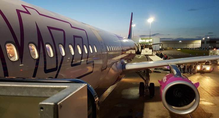 Wizz Air отложил запуск 16 рейсов из Украины: детали