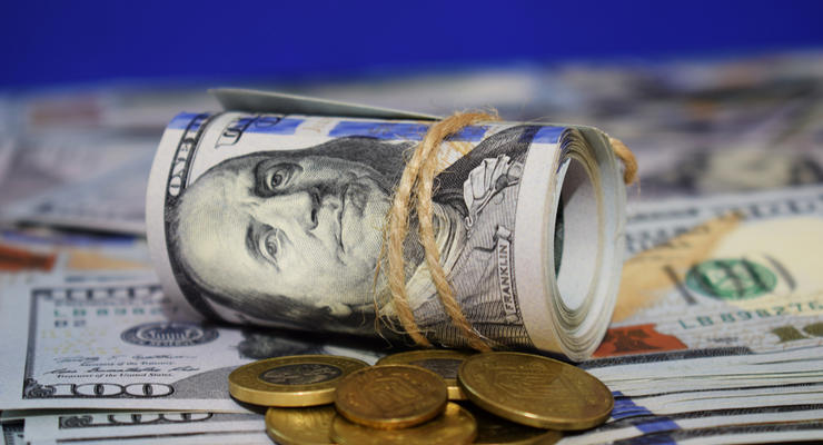 Доллар на межбанке стремительно растет