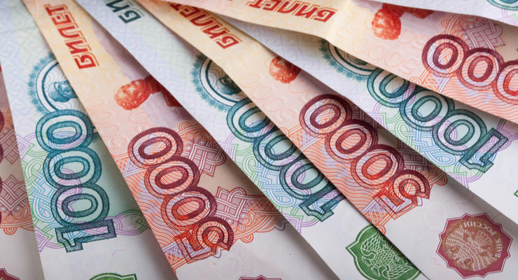 Граждане РФ вынесли из банков более триллиона рублей