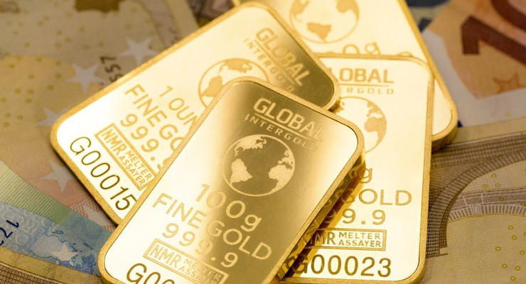 Золотые резервы России на $132 млрд хотят заблокировать в США