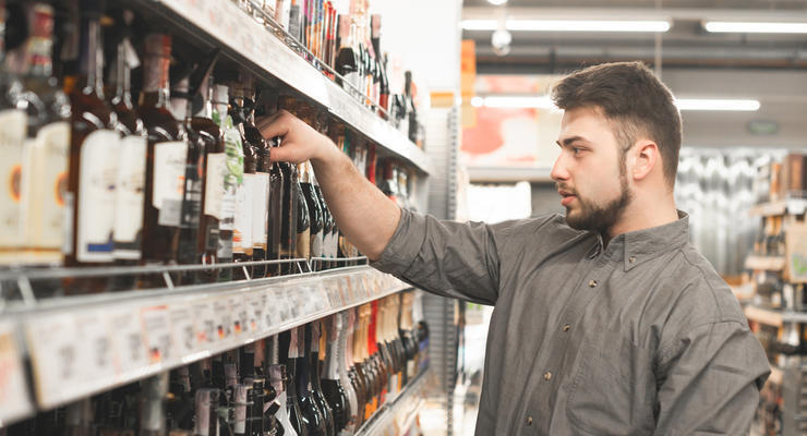 В Киеве возобновится продажа алкоголя: дата