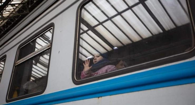 Украина арестовала почти 18 тысяч вагонов РФ