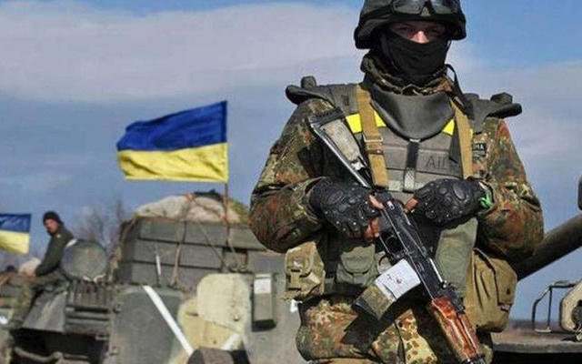 Війна в Україні: хто може виїхати за кордон