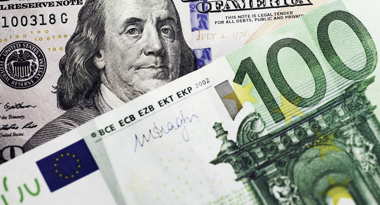 Евро может сравниться с долларом - Bloomberg
