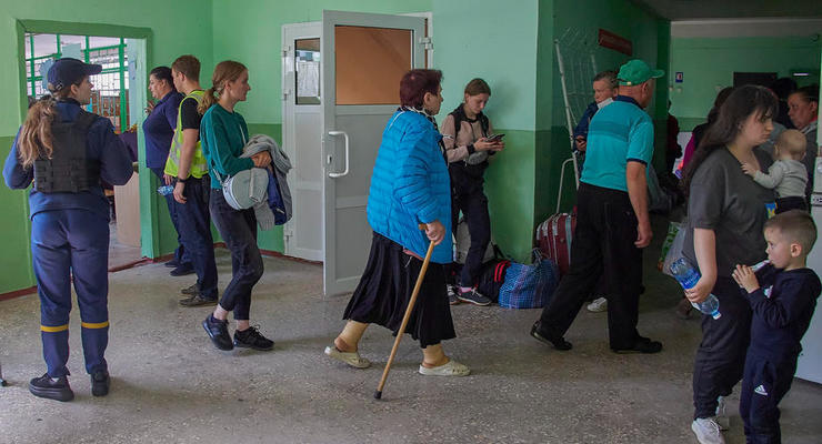 Помощь переселенцам в Украине: выплачено более 17 млрд
