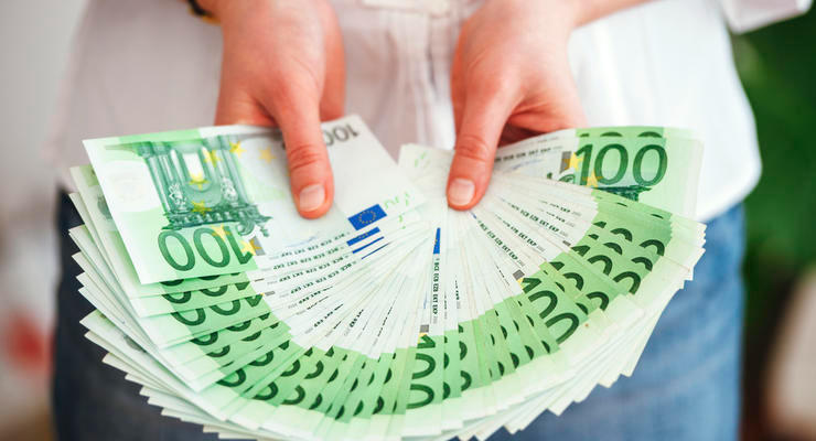 Курс валют на 23.02.2023: Євро котиться донизу