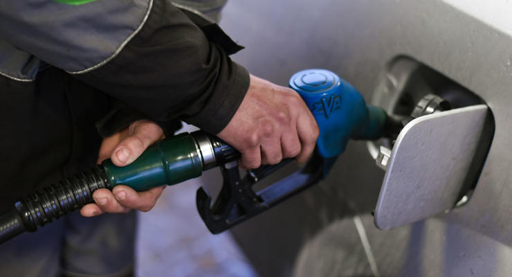 Сети АЗС продолжают повышать цены на бензин и дизтопливо