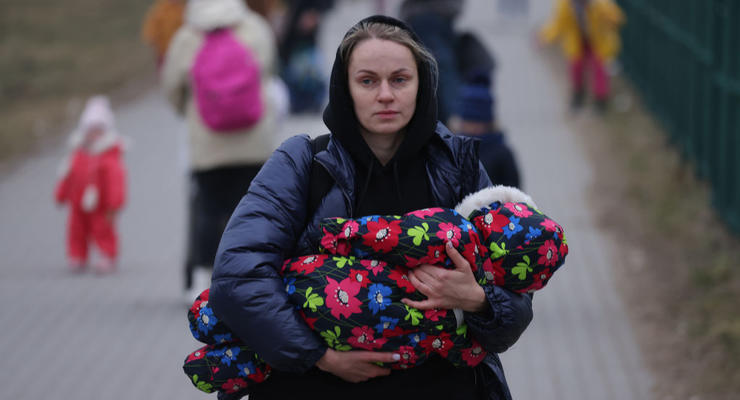 Невозвращение украинских беженок обойдется в 10% довоенного ВВП