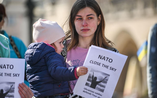 Де продовжує зростати кількість українських біженців: відповідь