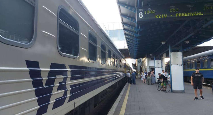 Укрзализныця временно отменила ряд поездов в Польшу