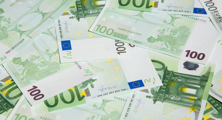 Курс валют на 24.08.2023: евро дешеевет