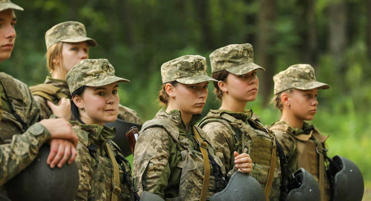 Воинский учет женщин с октября: все детали