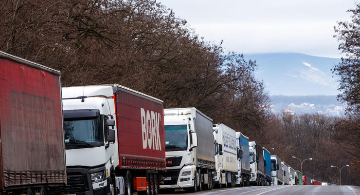 В Киеве ограничат движение грузовиков: детали