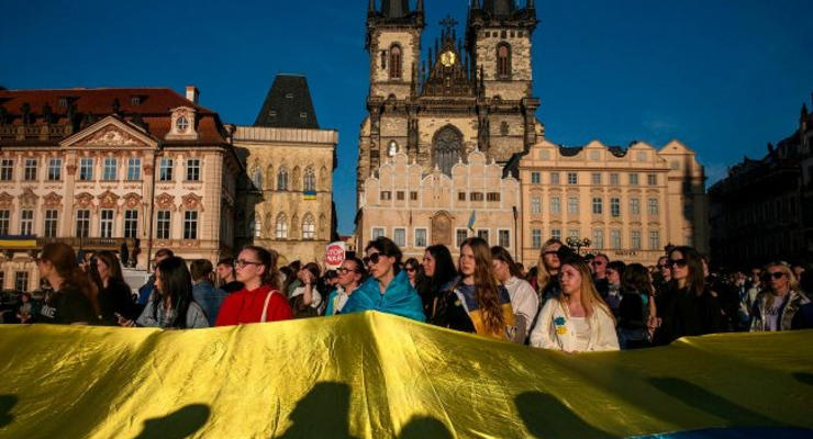 В Чехии планируют увеличить выплаты украинским беженцам