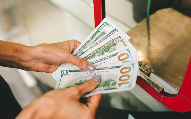 Курс валют на 30.01.2024: доллар дорожает