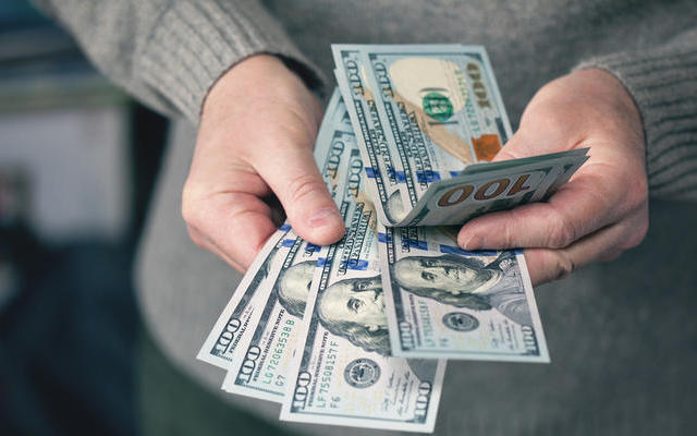 Курс валют на 16.02.2024: доллар подешевел