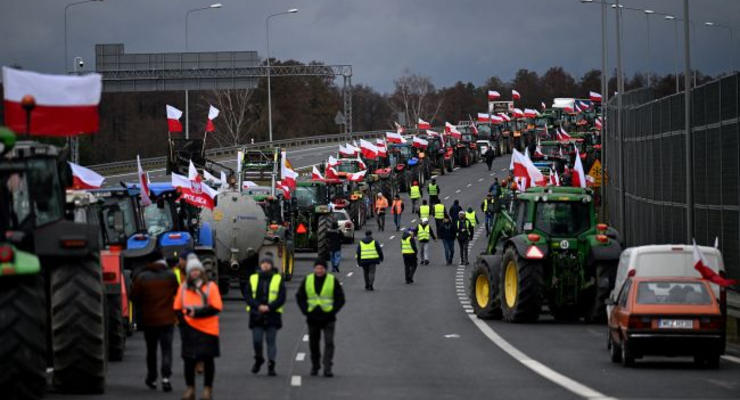 Польські фермери припинили блокаду кордону із РФ: причина