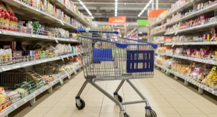 Инфляция в Украине замедлилась: какие продукты подешевели