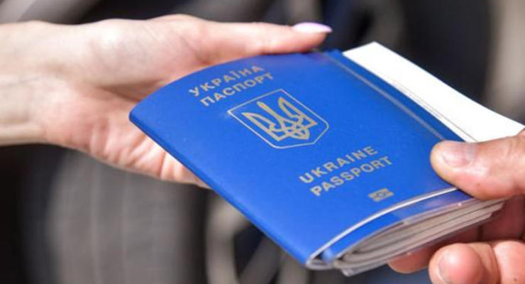 Призовники зможуть отримати паспорти лише в Україні
