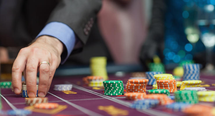 Нацбанк запрещает использовать кредитные средства для участия в азартных играх