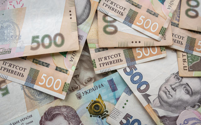 Кабмін планує відмовитися від підвищення мінімальної зарплати та соцвиплат